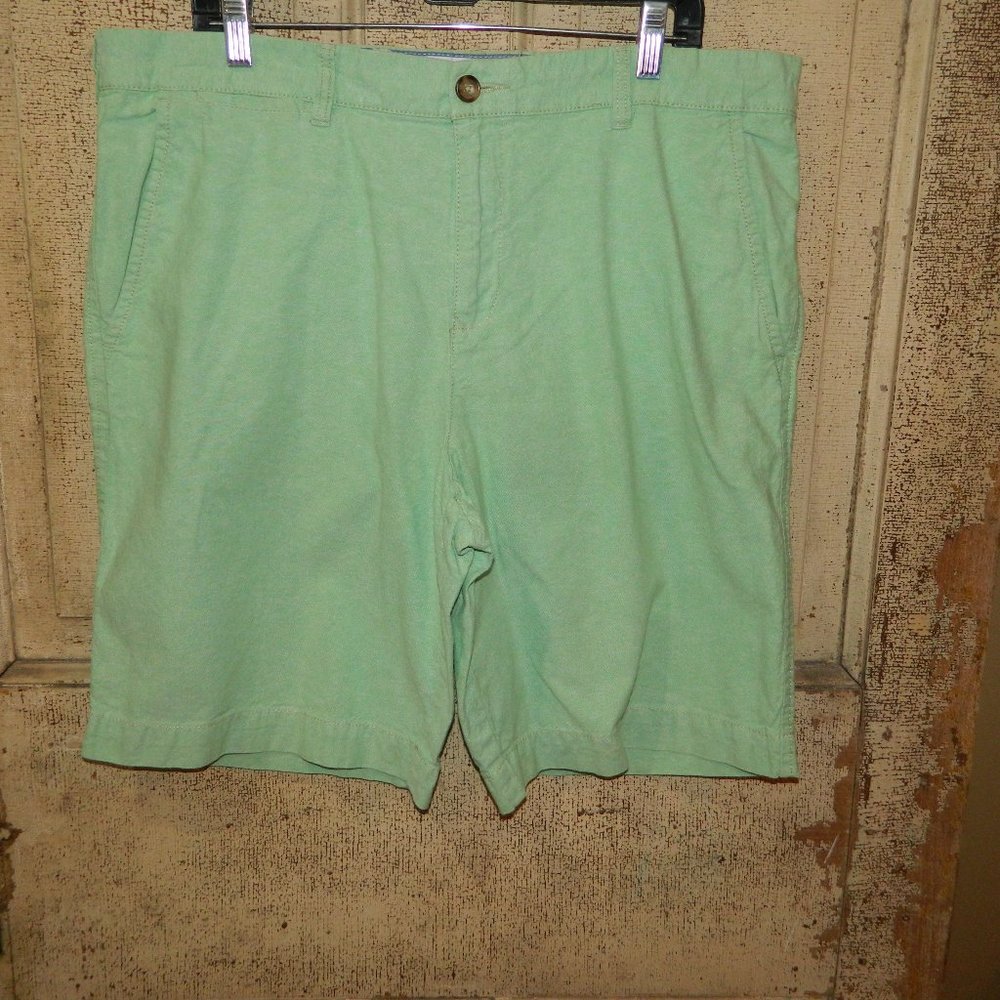 Tommy Hilfiger Green Chino Golf Shorts Flat Front Size 38 (G-19)